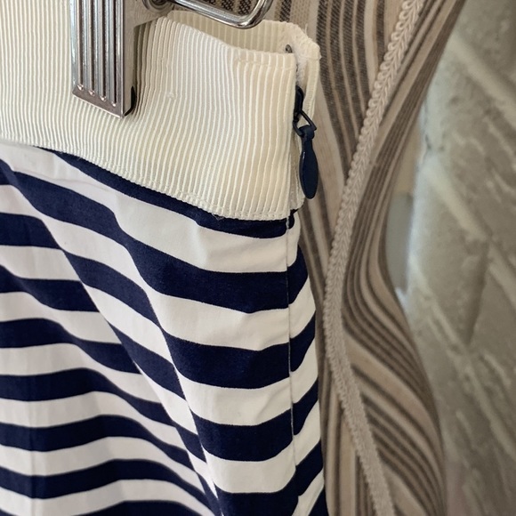 ANN Taylor Loft Navy Blue and White Stripe A-Line Pleated Skirt Size 8 - Picture 6 of 8